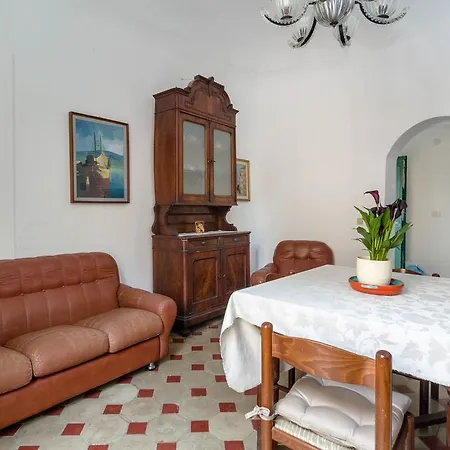 Servano Monterosso Villa *